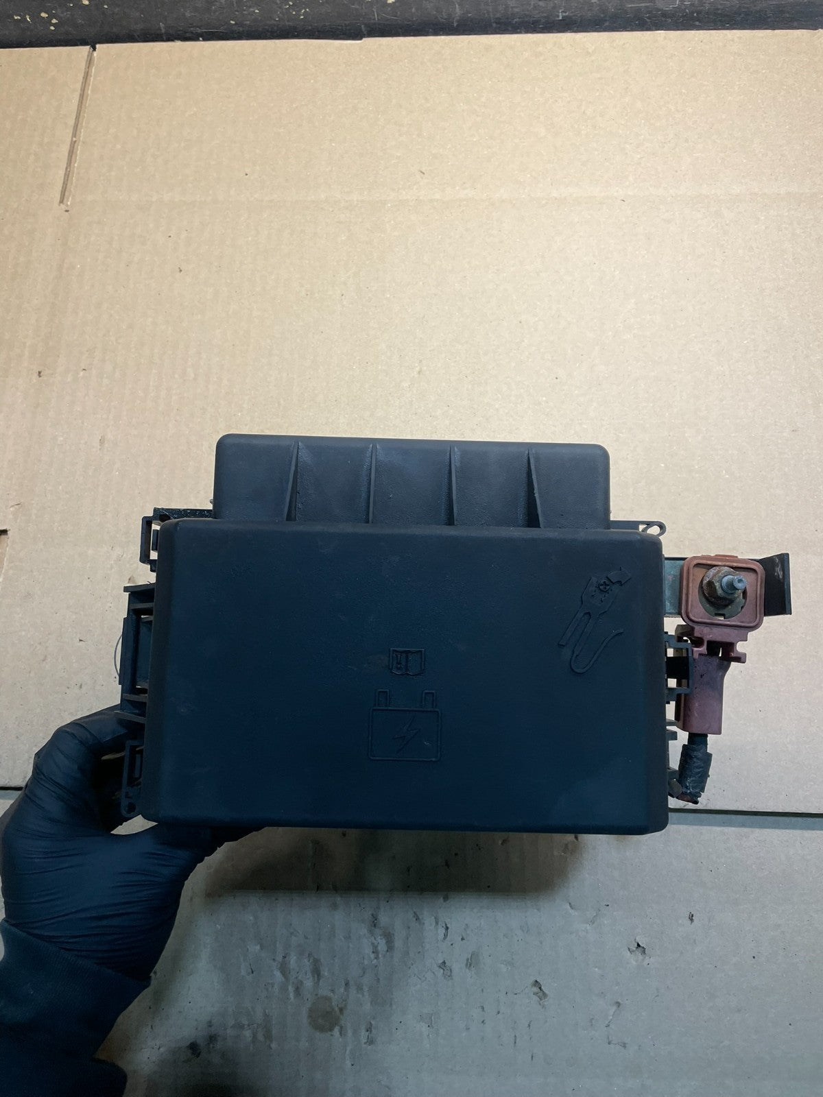 2005  Dodge Charger Magnum  Fuse Box Body Control Module BCM v6721 DG4