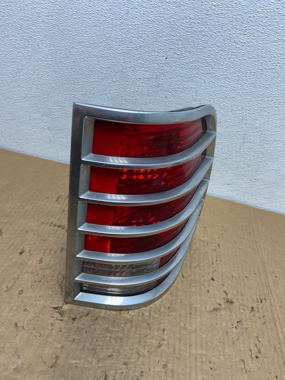 2002 2003 2004 2005 Mercury Mountaineer Right Passenger Tail Light AC8221 LK2