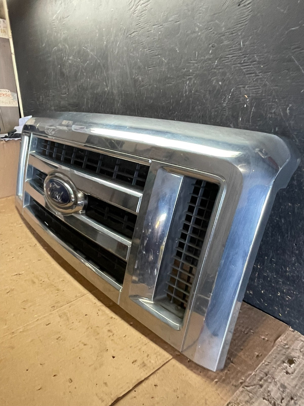 2008 to 2014 Ford Econoline E150 E250 Front Upper Chrome Grill Grille y9732 DG2