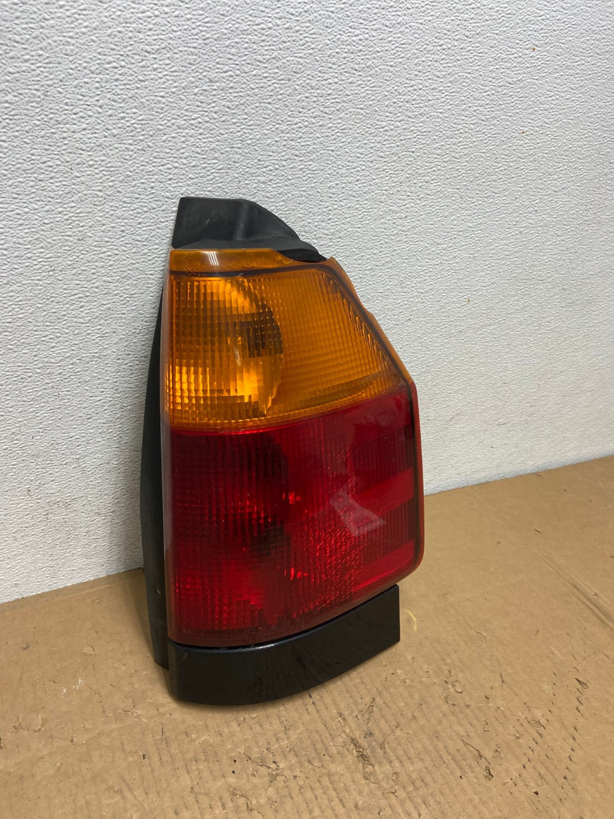 2002-2009 GMC Envoy Right Passenger RH Side Tail Light AD1050 LK2