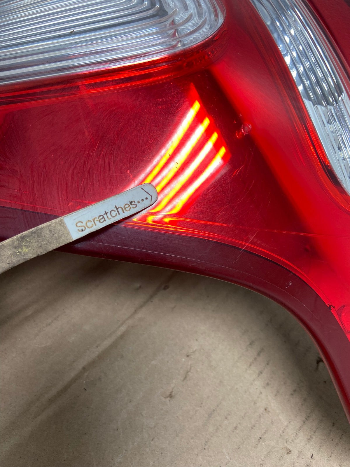2011 2012 2013 2014 2015 Ford Explorer Right Passenger RH Tail light AG6650 LK3