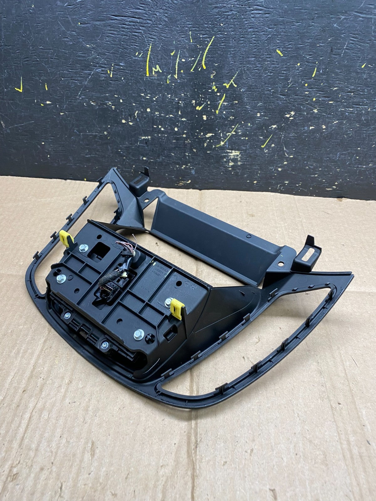 2013 to 2016 Ford Escape Dash Radio Control Panel Bezel cj54-18835 AA4708 DG4