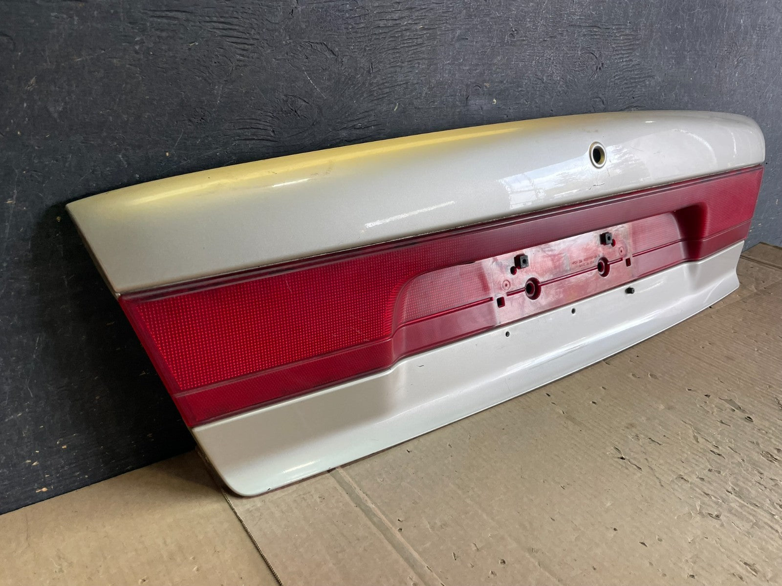 1997 - 1999 Saturn SL2 Sedan Center Tail Light Lid Trunk Rear Panel  AB3154 DG2