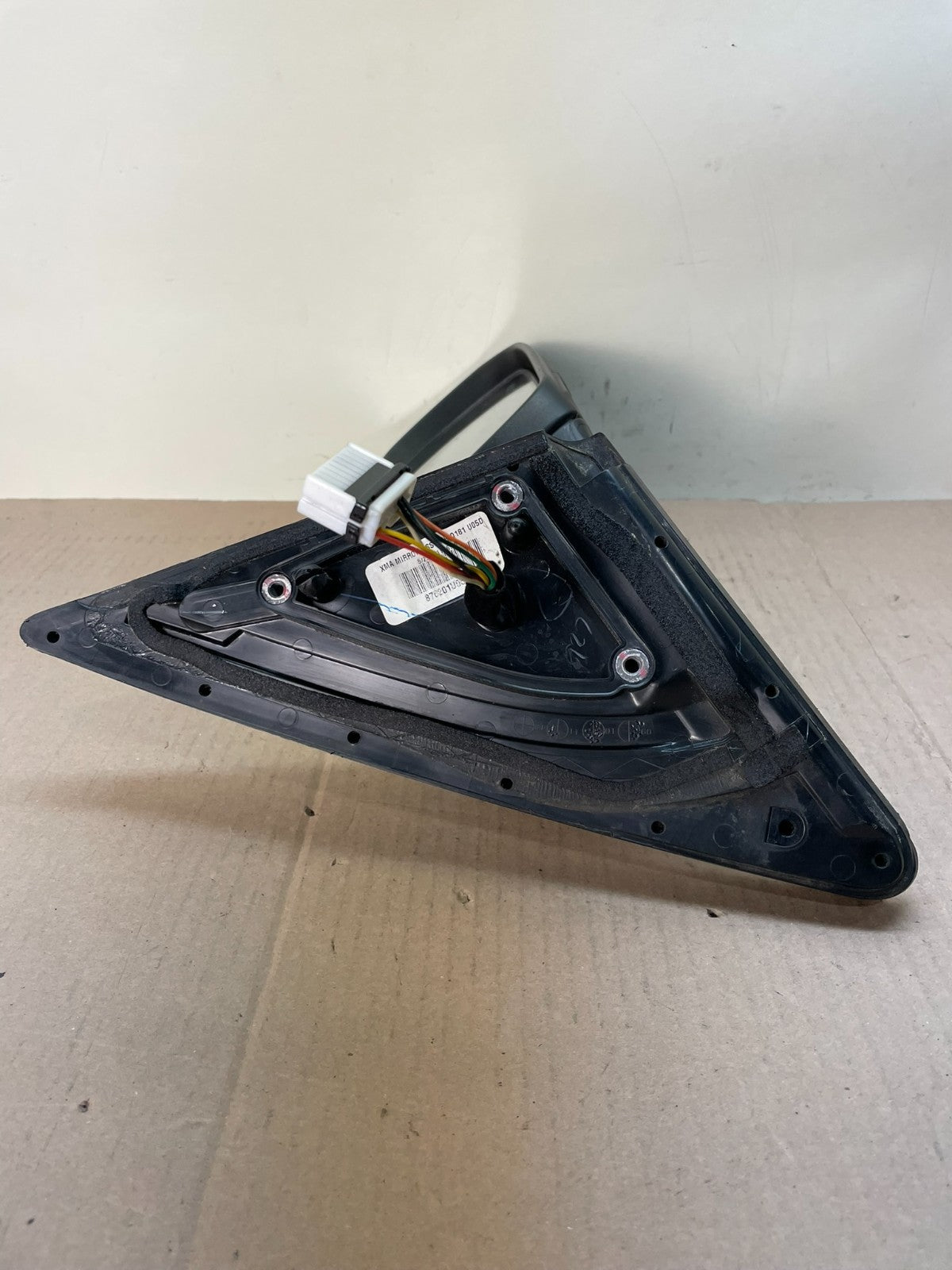 2011 to 2015 Kia Sorento Right Passenger Door Mirror Turn Signal AJ0762 DG4
