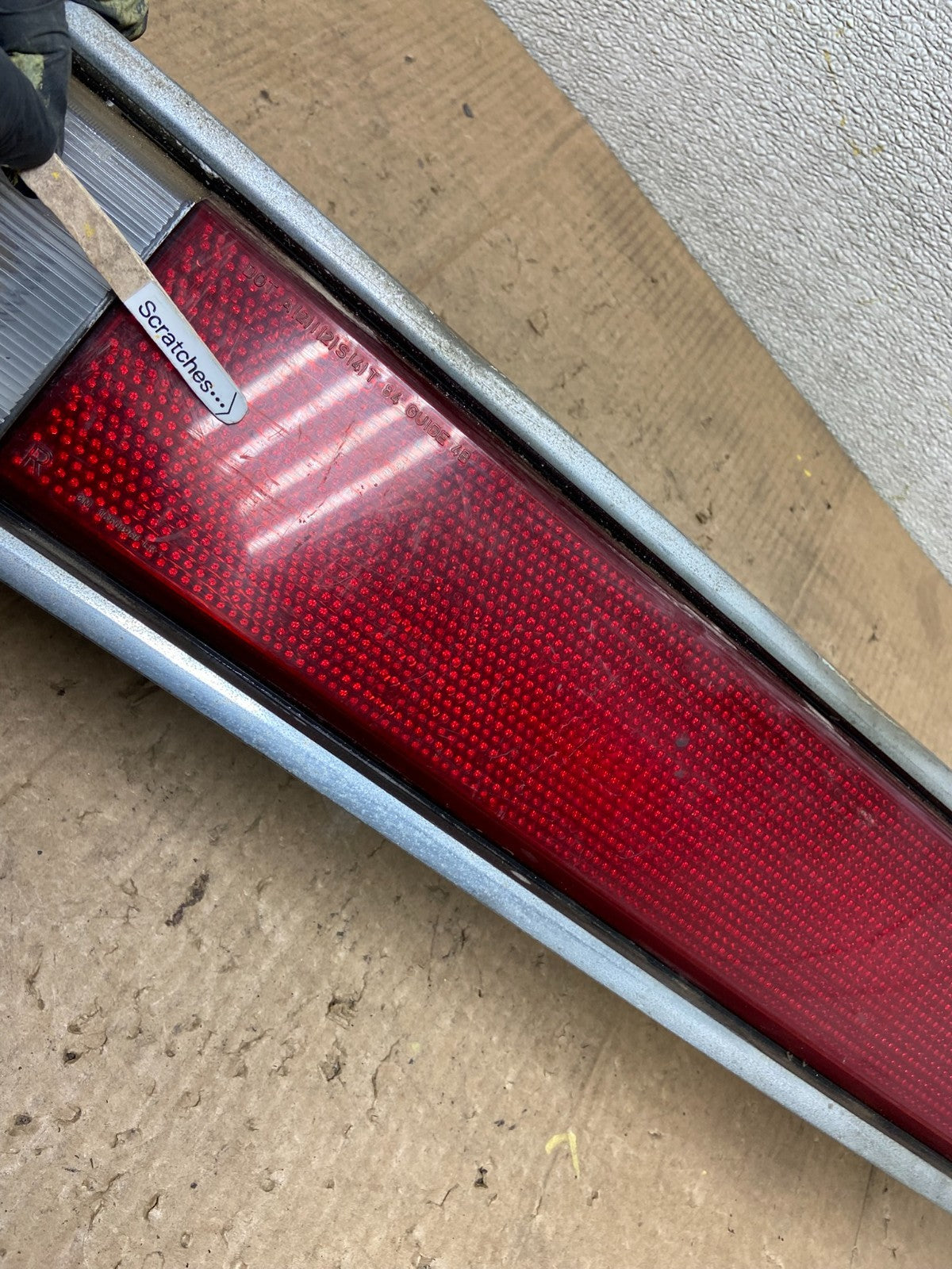 1984 to 1985 Buick Lesabre Right Passenger RH Side Tail Light aa7041 DG3