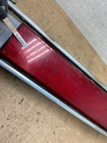 1984 to 1985 Buick Lesabre Right Passenger RH Side Tail Light aa7041 DG3