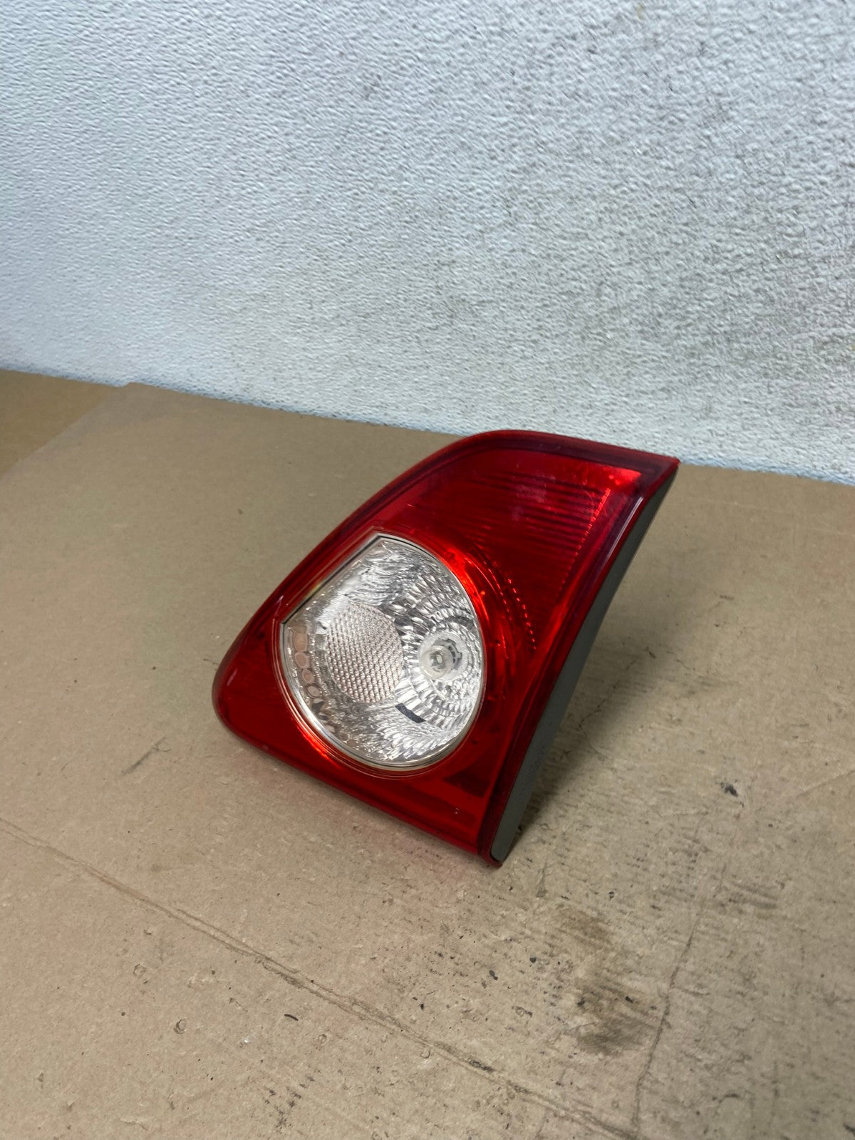 2009-2010 Toyota Corolla Right Passenger Rh Side Tail Light Inner AF4943 LK1