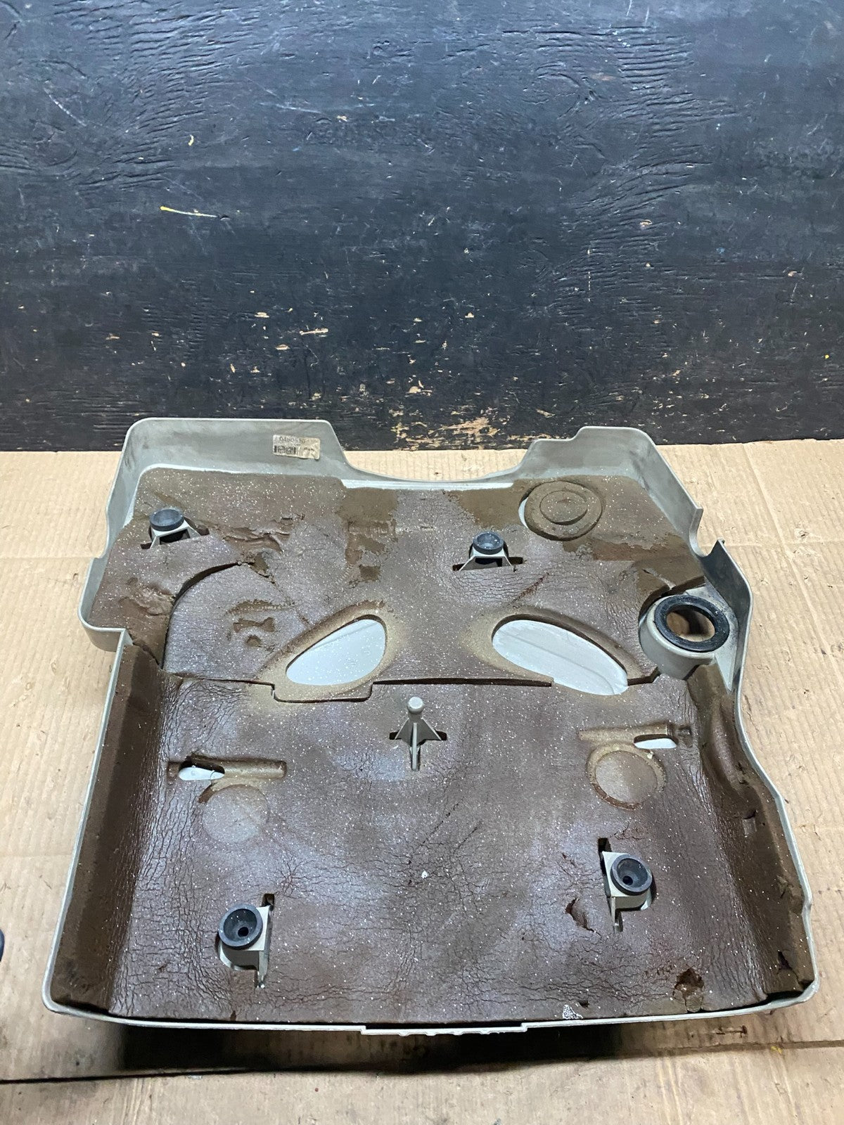 2004 to 2007 Cadillac CTS 2.8L Plastic Engine Cover Shield T9485 DG4