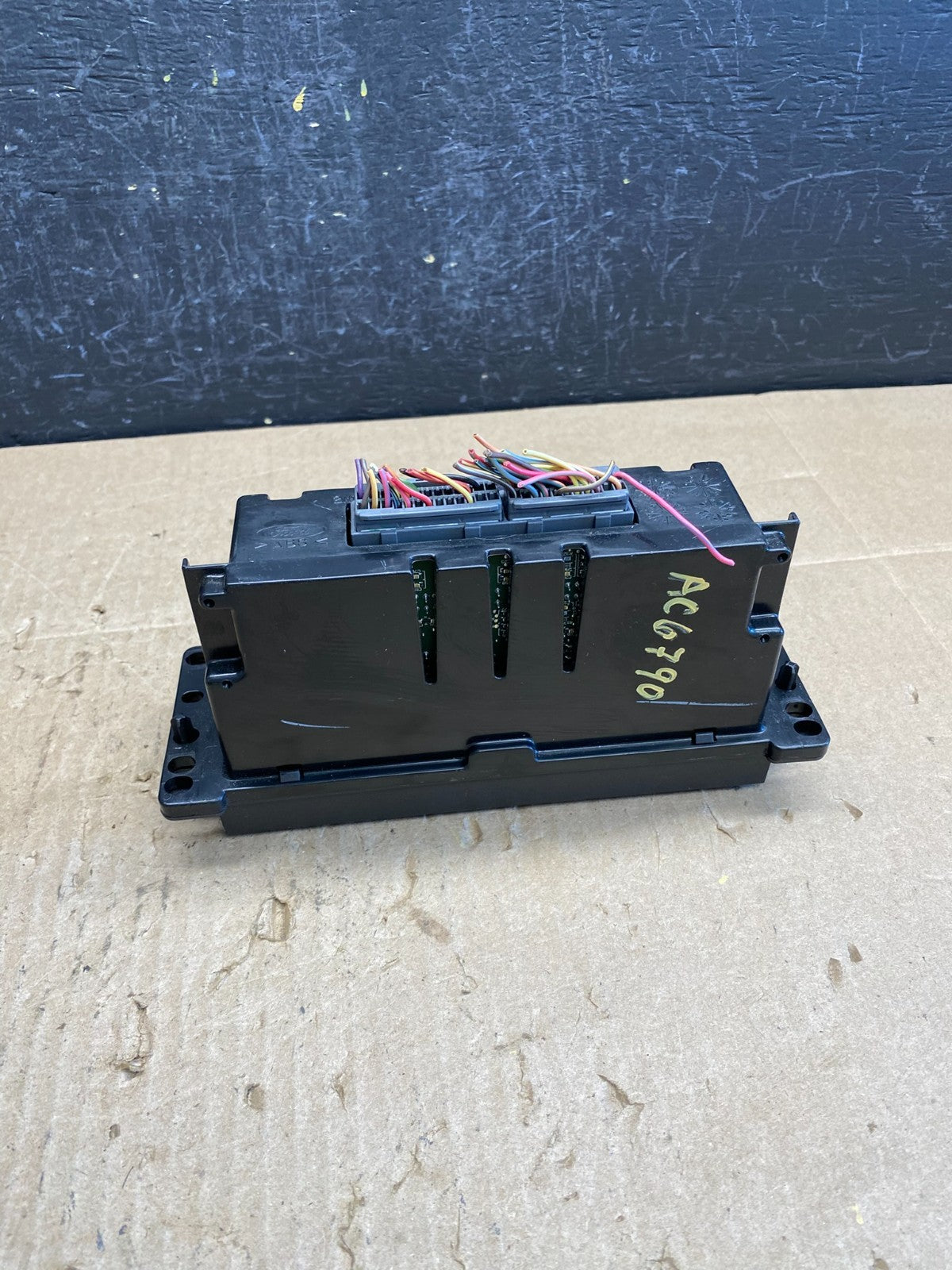 2003 to 2006 Lincoln Town Car Climate Control Panel AC6790 DG3