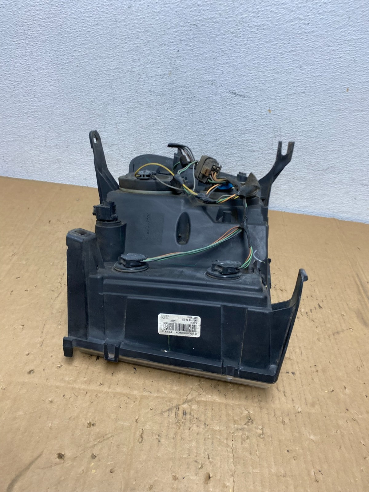 2007 - 2014 GMC Sierra Right Passenger RH Halogen Headlight AD1152 DW10