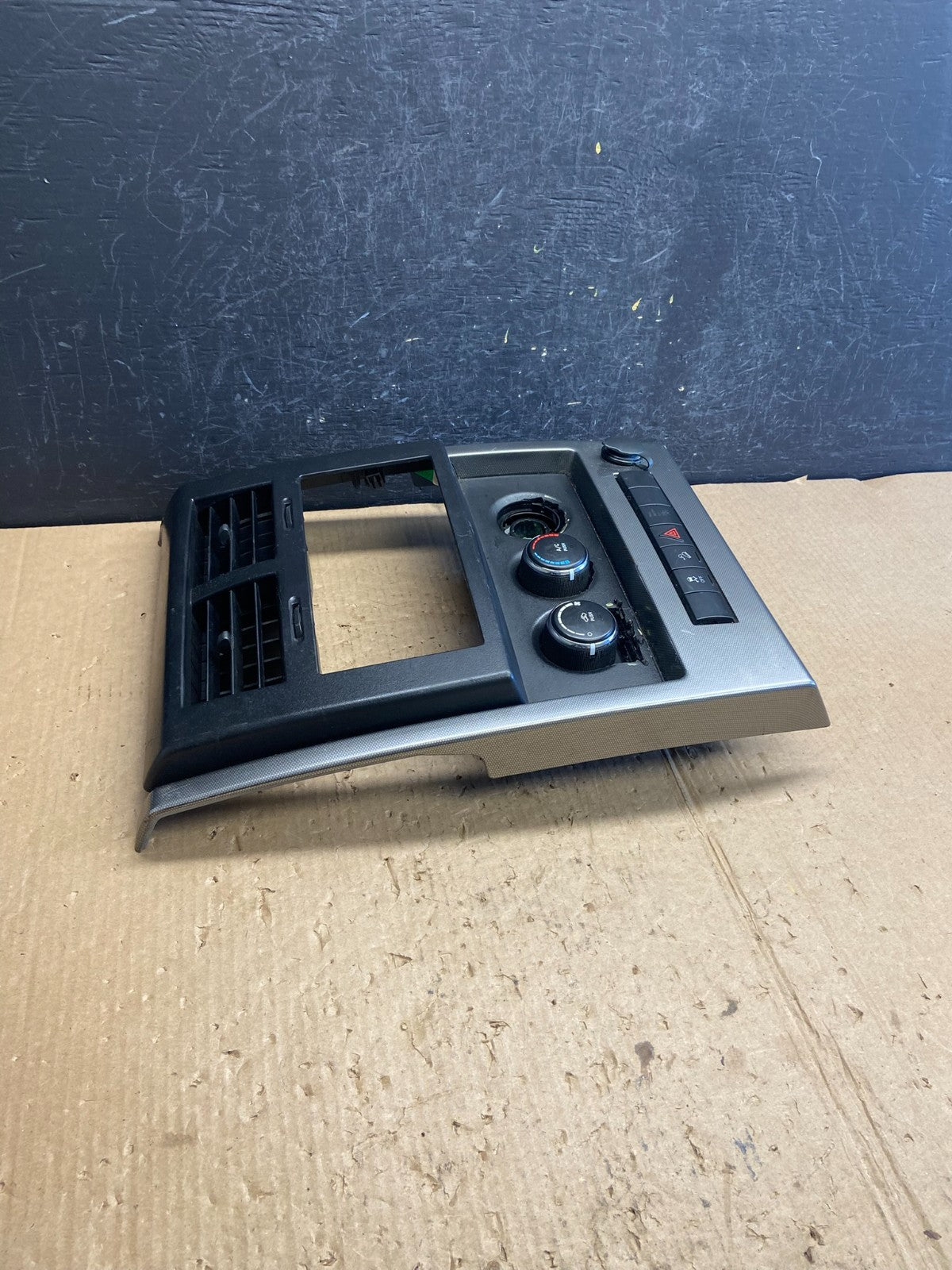 2008 to 2012 Jeep Liberty Dash Climate Temperature Control Radio Bezel AE4156 DG1
