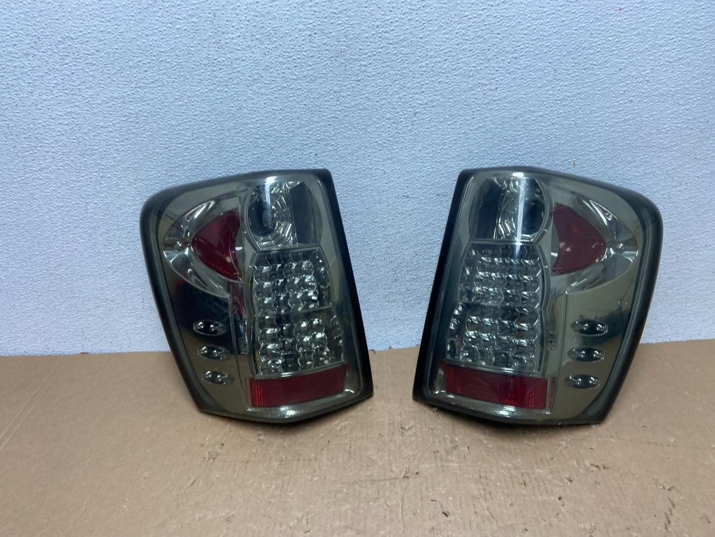 1999-2004 Jeep Grand Cherokee Left + Right Set Smoke LED Tail Lights AD8111 DG0