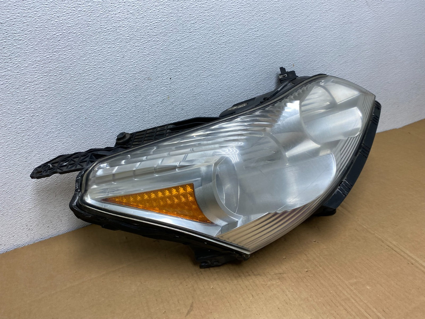 2009 to 2012 Chevrolet Traverse Right Passenger Halogen Headlight AC7496 DW2