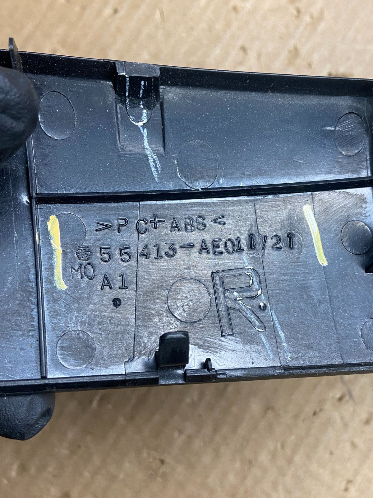 2004 to 2010 Toyota Sienna Right Side Radio Switches Bezel Trim z4248 DG4