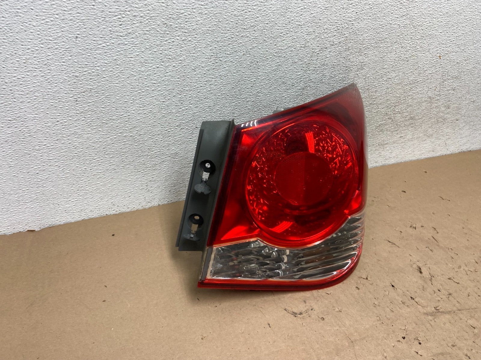 2011 2012 2013 2014 Chevrolet Cruze Right Passinger RH Side Tail Light AG43492