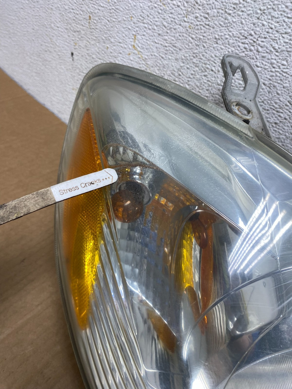 2005 to 2008 Toyota Corolla Right Passenger RH side Headlight AI4468 DW4