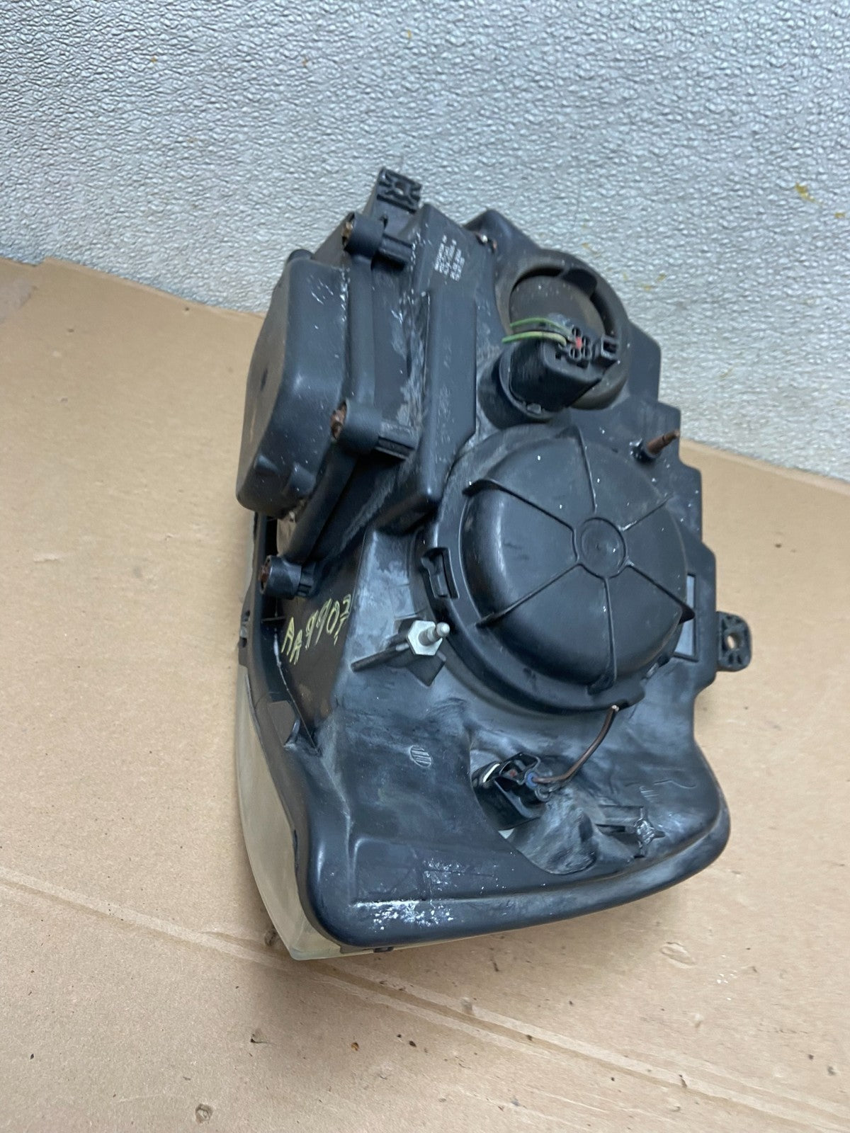 Xenon 2003-2006 Lincoln Navigator Right Passenger Side Headlight OEM AA9907 DW6