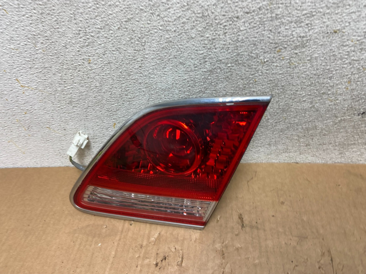 2005 2006 Lexus ES330 Right Passenger RH Side Tail Light Inner AI5650 DW1