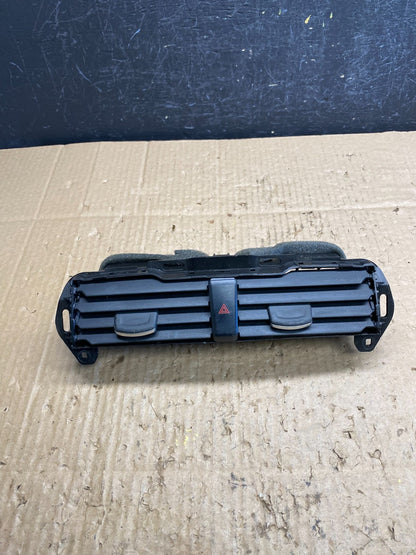 2013 to 2016 Ford Fusion Center Dash Air Vents DS73-19K617-A ad1885 DG0