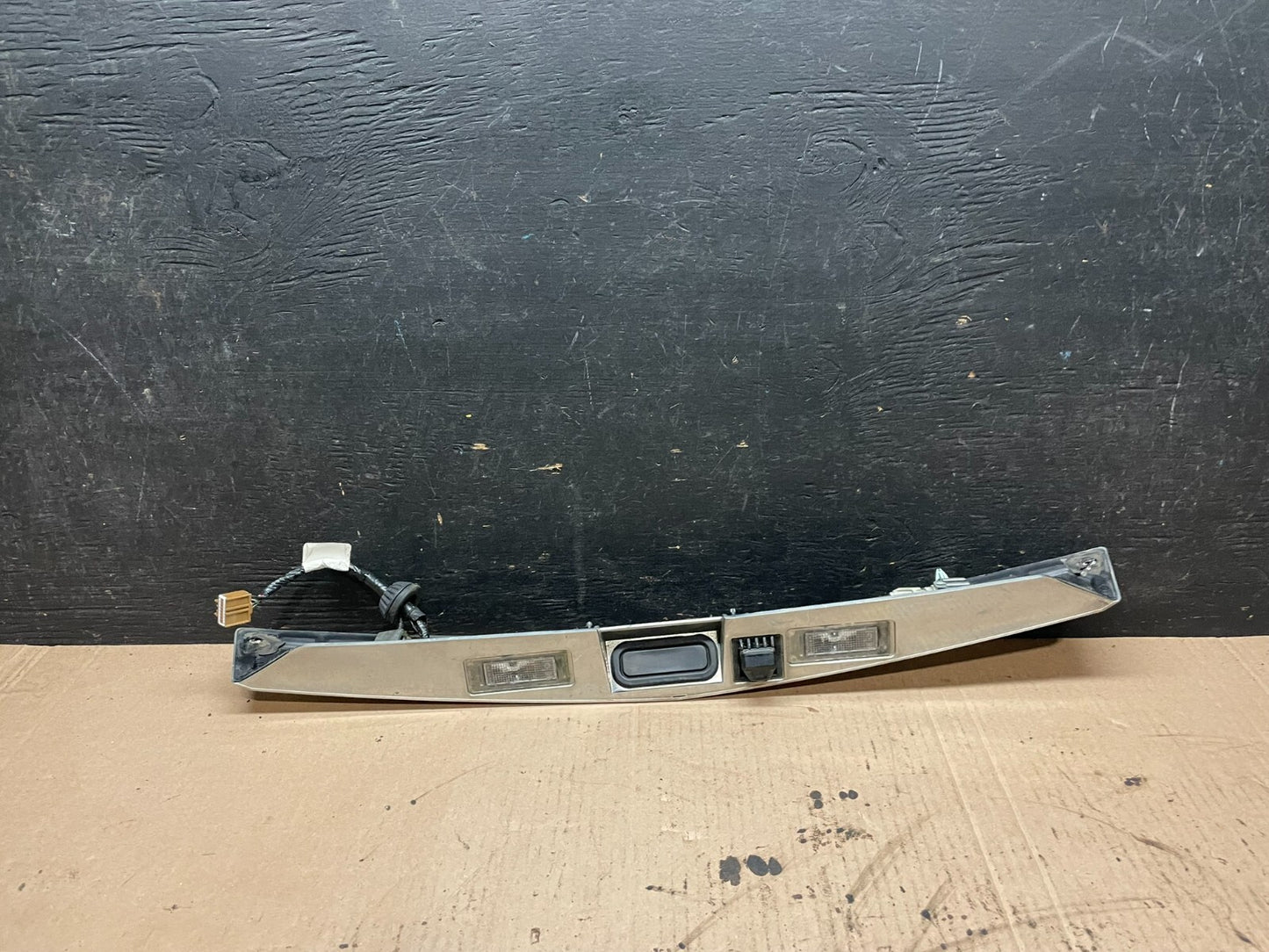 2010-2015 Cadillac SRX Rear Liftgate Tailgate Finish Molding W/ Camera J3657 DG13