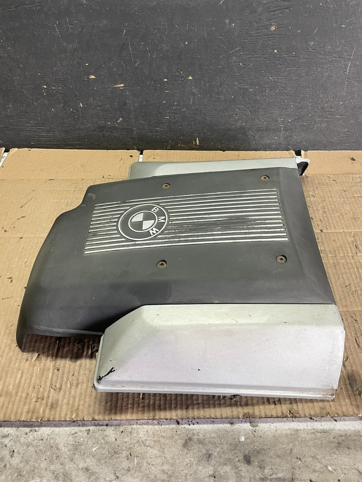 2000 to 2003 BMW X5 V8 4.4L Engine Motor Top Cover Trim M2663 DG2