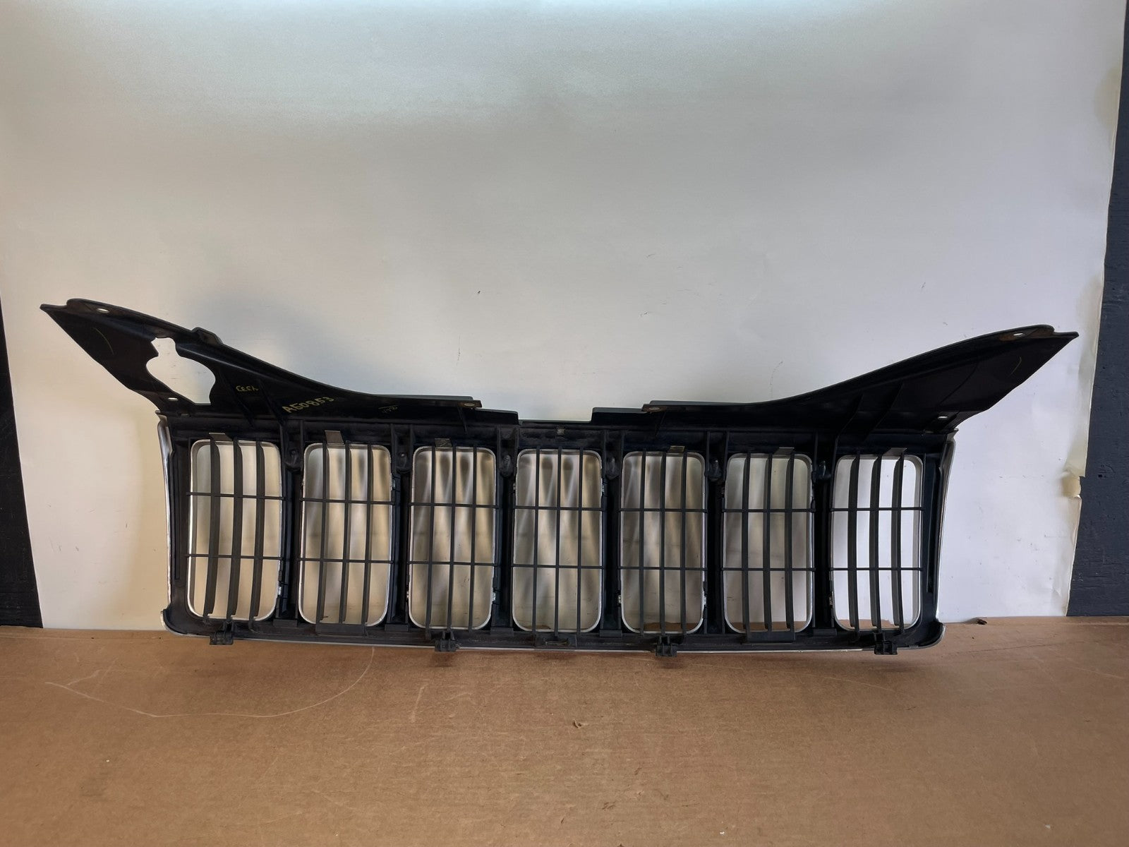 2005 2006 2007 Jeep Grand Cherokee Front Upper Grill Grille ag0853 DG3