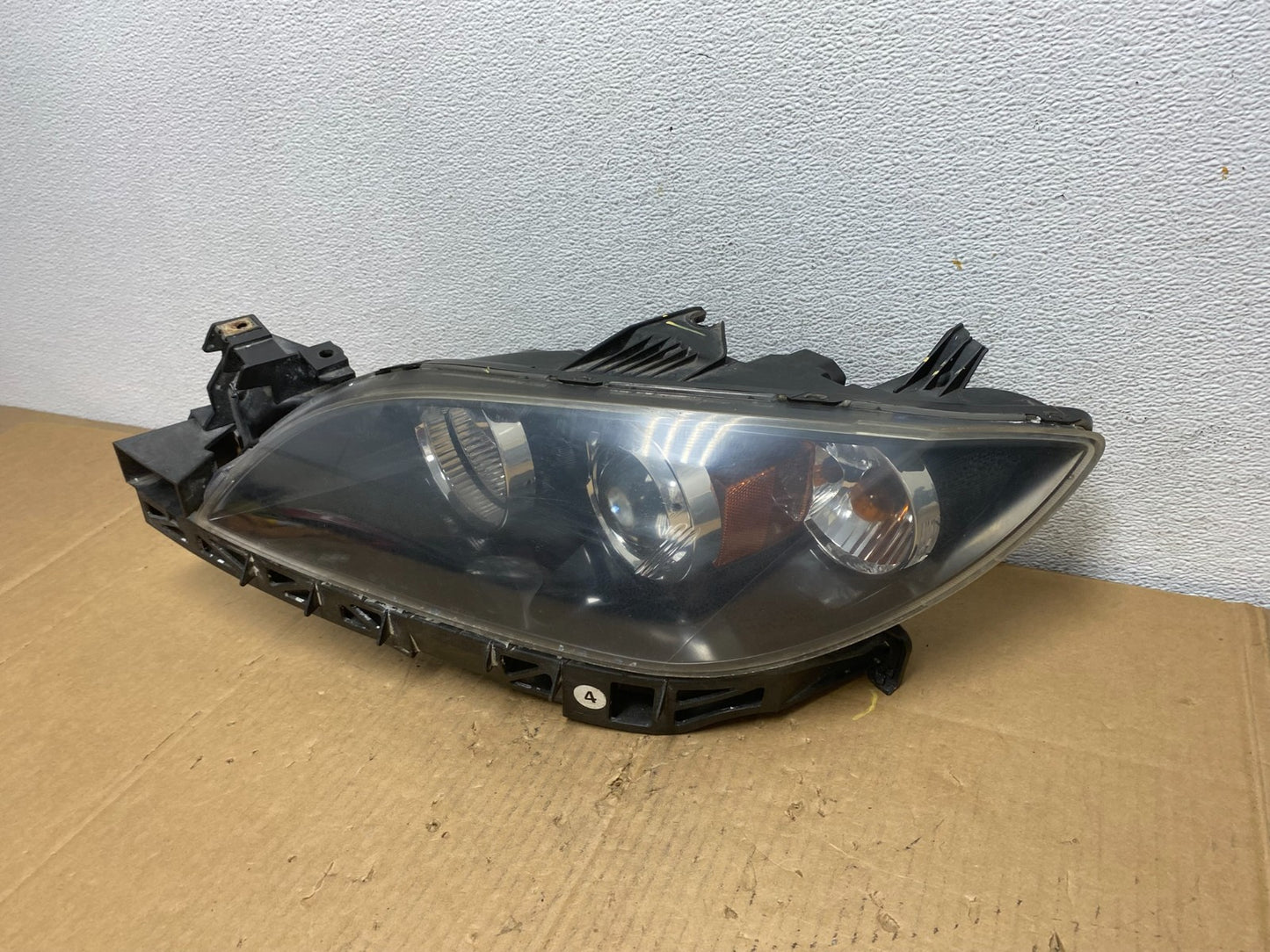 2004 to 2009 Mazda 3 Sedan Left Driver LH Side Headlight AD0983 DW1