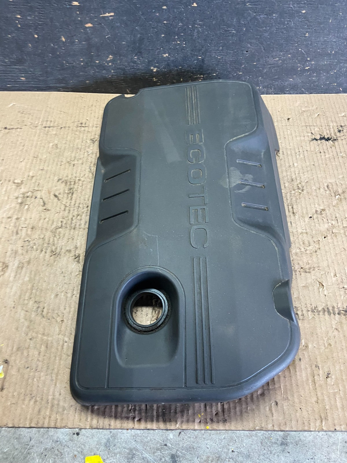 2011 to 2017 Chevrolet Equinox EcoTec 2.4L Motor Engine Cover  Q3328 DG2