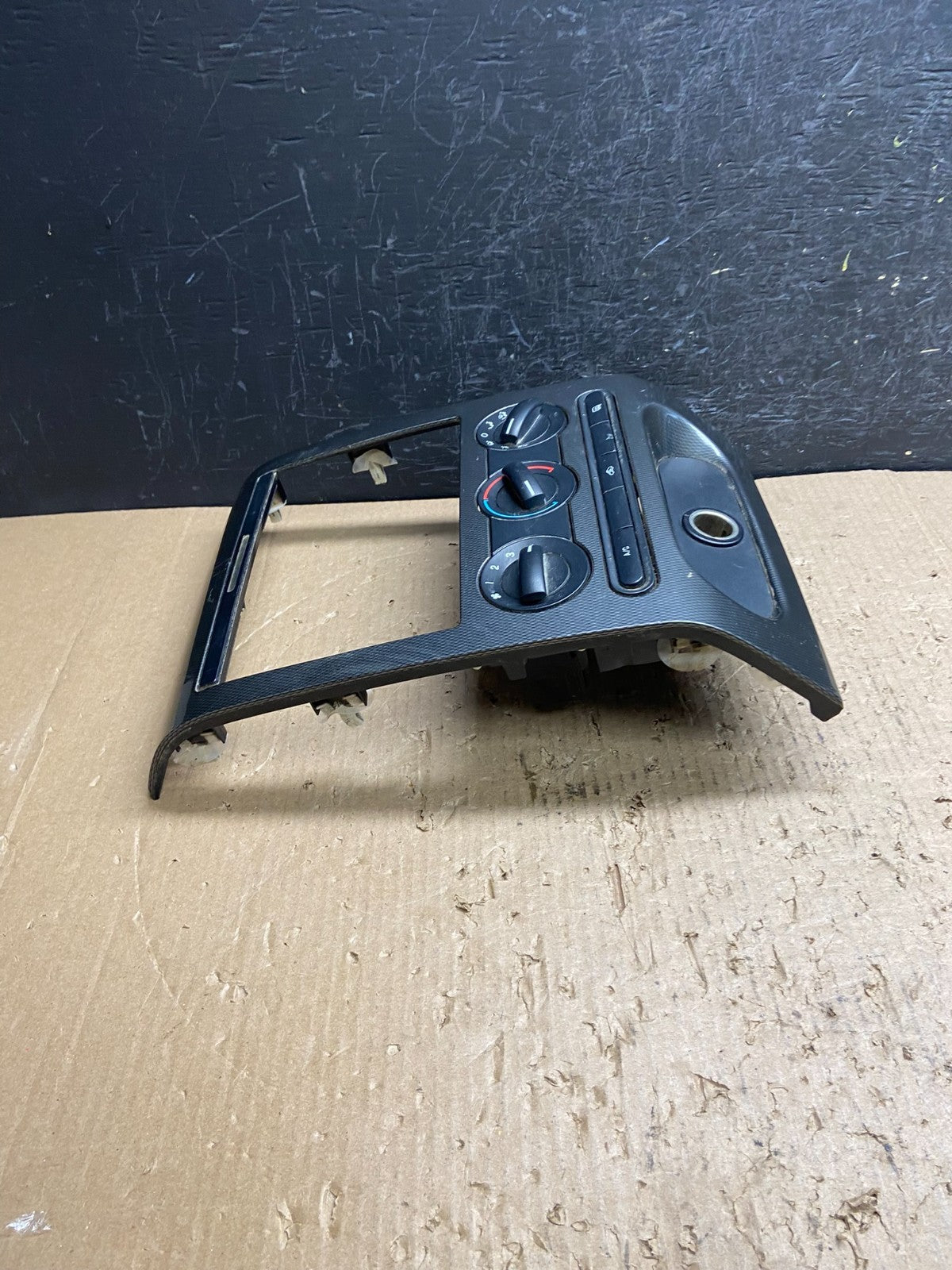 2004 to 2008 Ford F150 Radio Climate Dash Bezel Surround Black AE4498 DG1