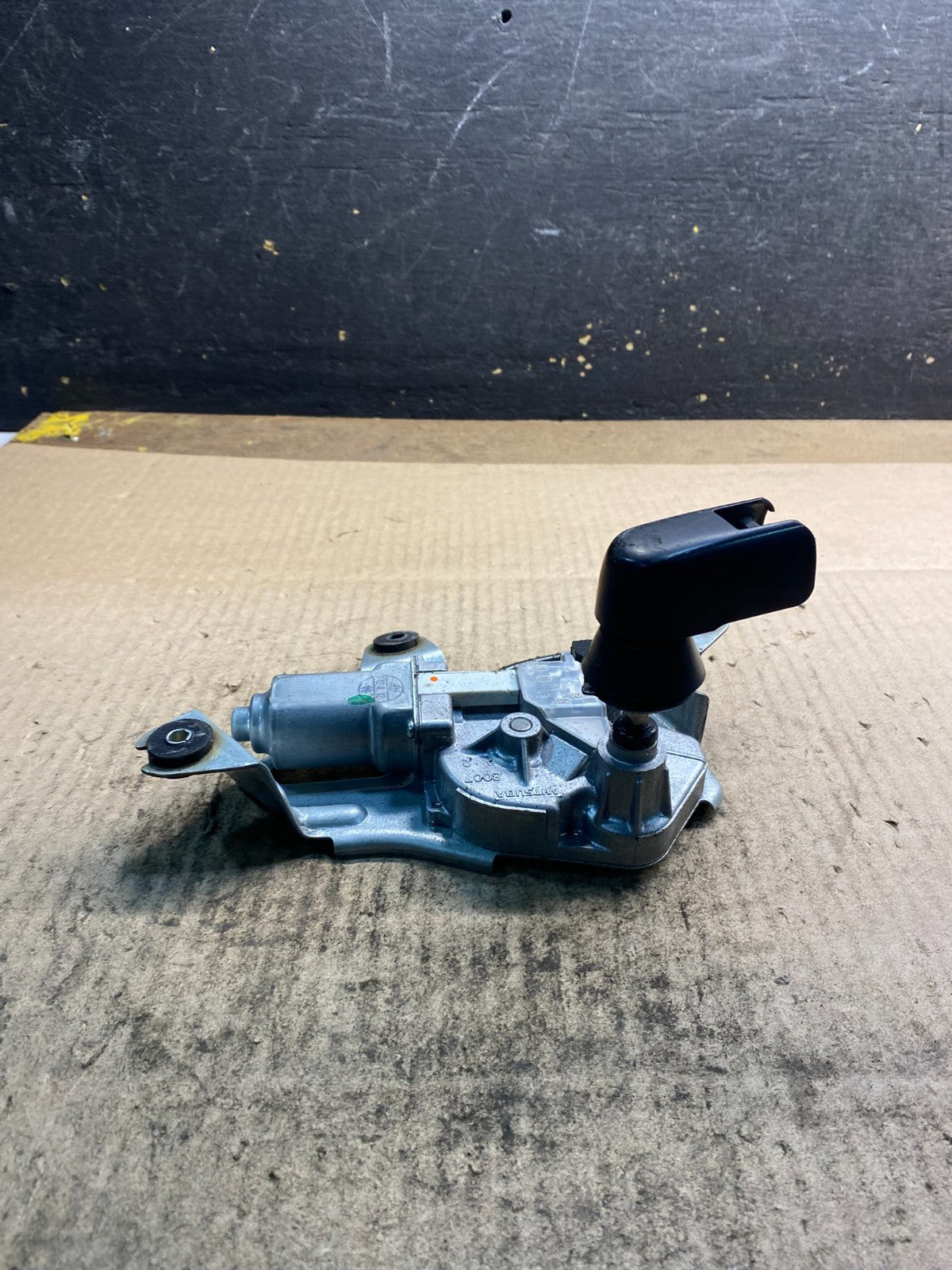 2011 to 2017 Nissan Quest Rear Wiper Motor Z4980 PS2