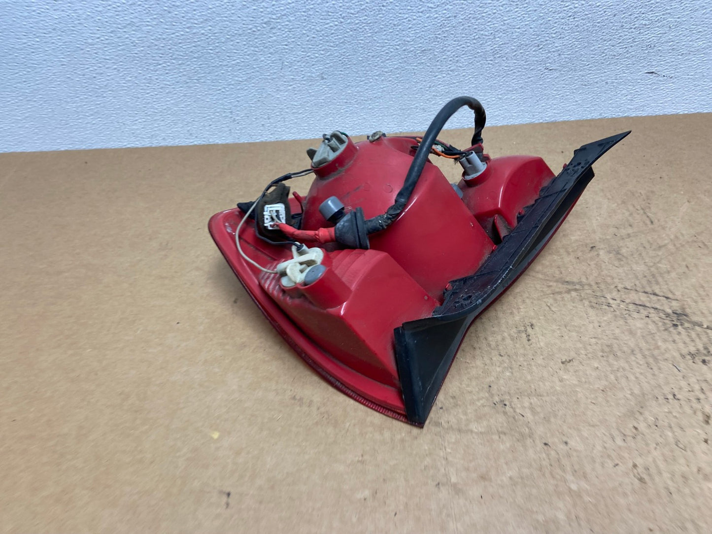 2003 to 2006 Hyundai Accent Hatchback Left Driver LH Tail Light Oem AC29544