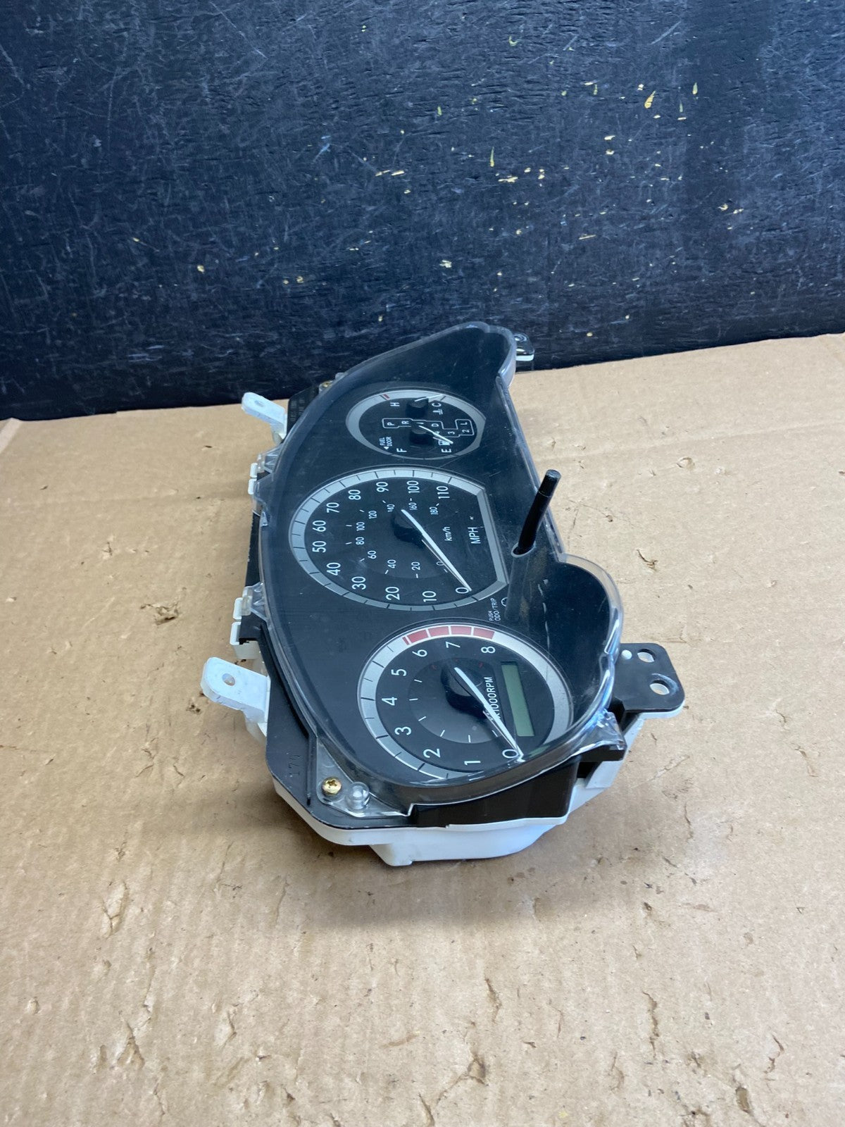2004 2005 Toyota Sienna Speedometer Cluster Gauge AI6421 DW1