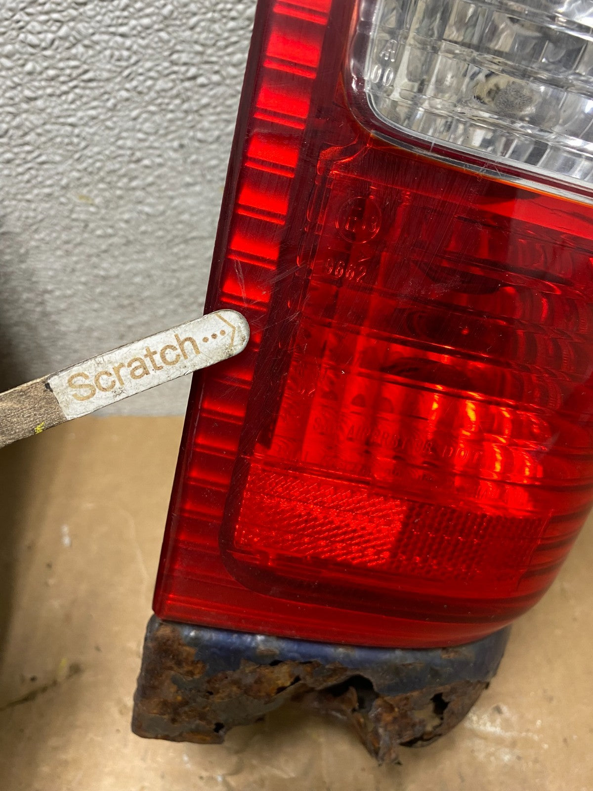 2000 to 2004 Isuzu Rodeo Left+Right Side Tail Lights OEM V6413 DW3