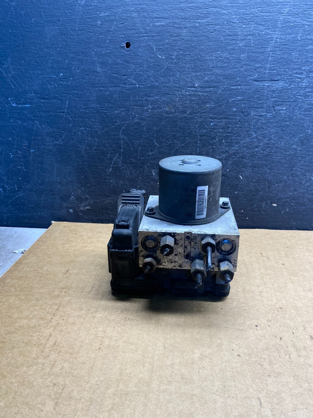 2014 2015 Ford E350 E450 Van ABS Anti Lock Brake Pump Module AH7225 DG2