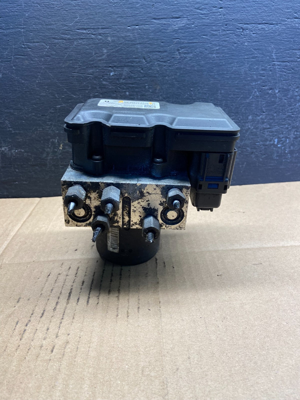 2011 - 2014 Ford E250 E350 Van ABS Anti Lock Brake Pump Module AD1782 DG3