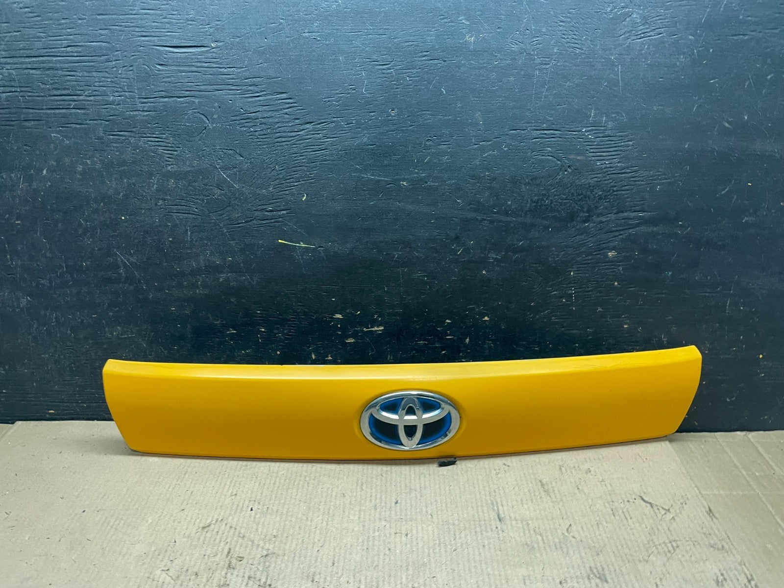 2012 2013 2014 Toyota Prius V Trunk Lid Liftgate Garnish Trim Panel T0488 DG0