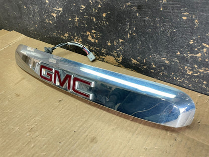 2007-2012 GMC Acadia Chrome Tailgate Rear Finish Molding Back W/Camera AB3093 DG2