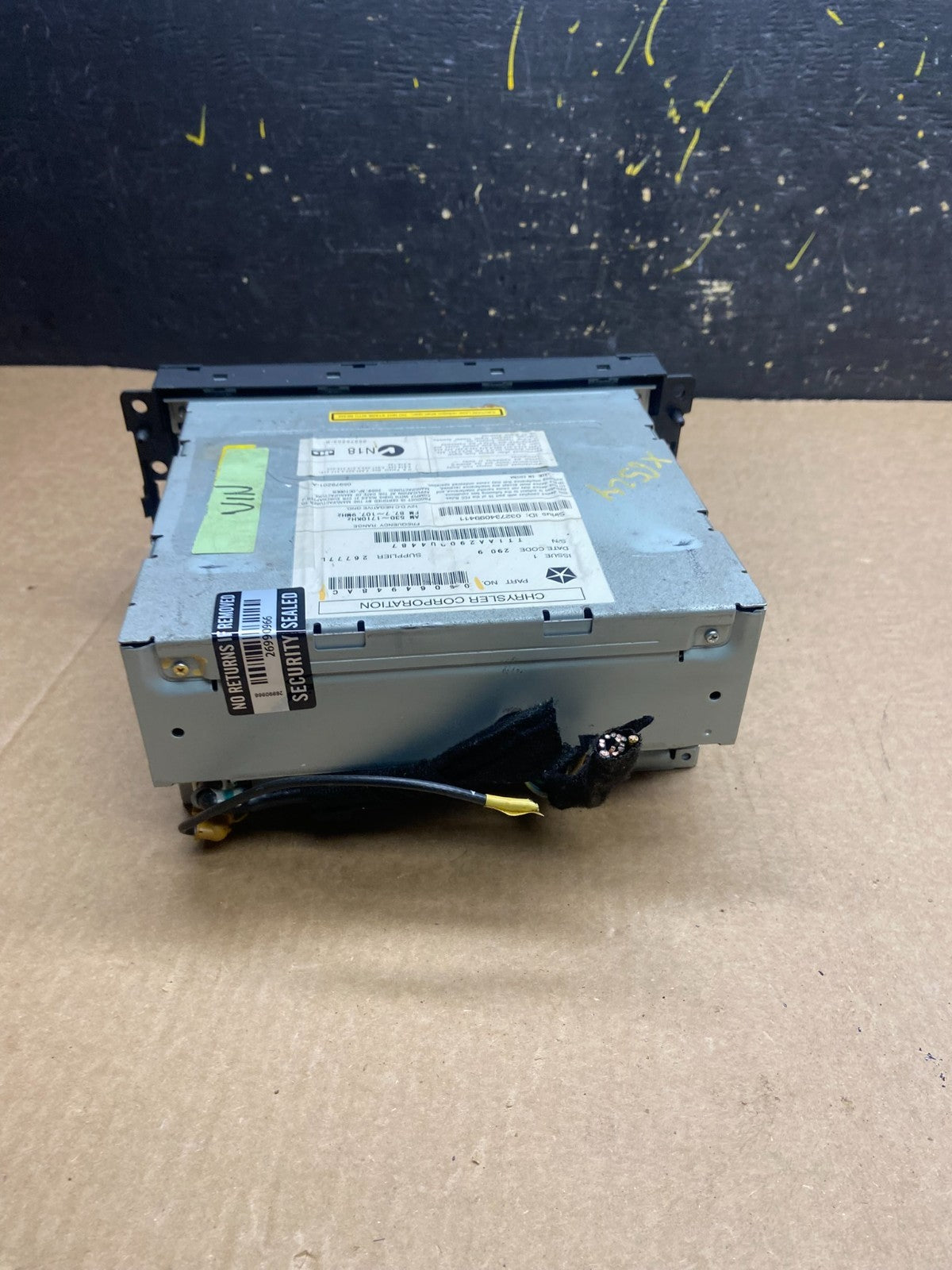 2010 Dodge Journey AM FM Radio 6 Disc CD Player Receiver X6524 DG4