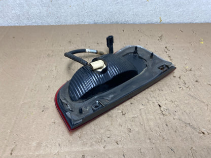 2003-2006 Lincoln Navigator Right Passenger Side Inner Tail Light OEM N3533 DW7