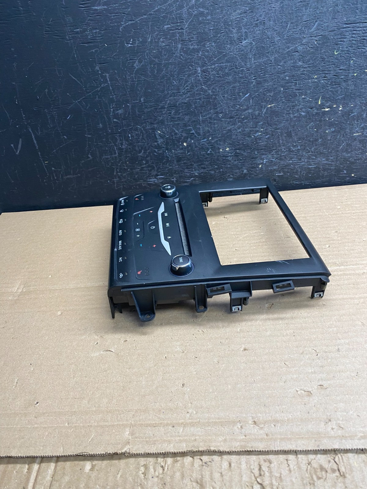2013 - 2015 Ford Fusion Radio Climate Control A/C Control AG0117 DG3