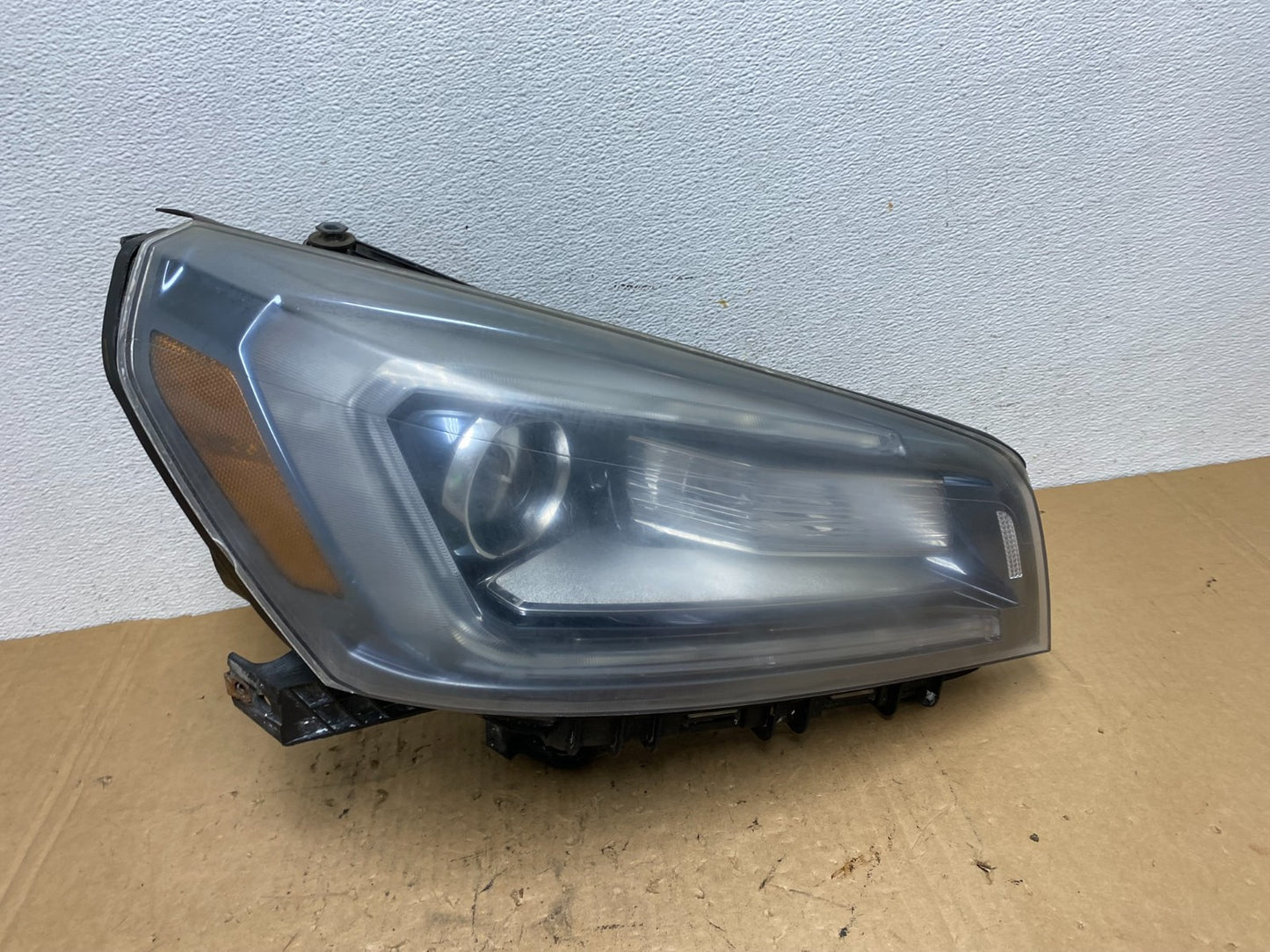 2013-2016 Gmc Acadia Right Passenger RH Side Led Halogen Headlight AD3749 DW0