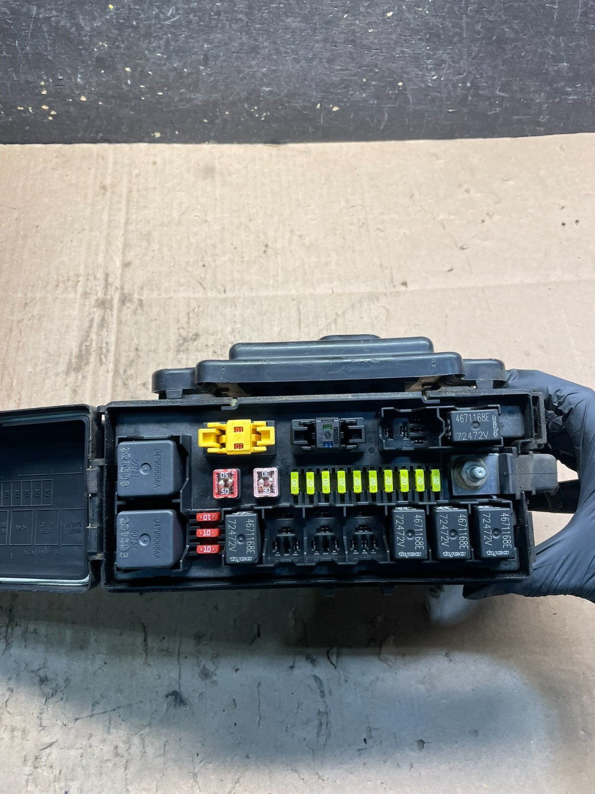 2005 2006 Jeep Grand Cherokee Fuse Box Multi-Function Relay Module OE T7369 DG5
