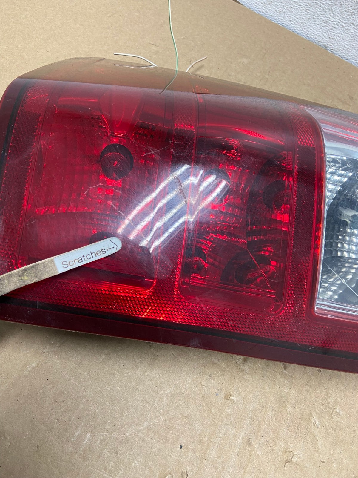 2005 - 2006 Jeep Grand Cherokee Right Passenger Rh Tail Light AF7416 LK3