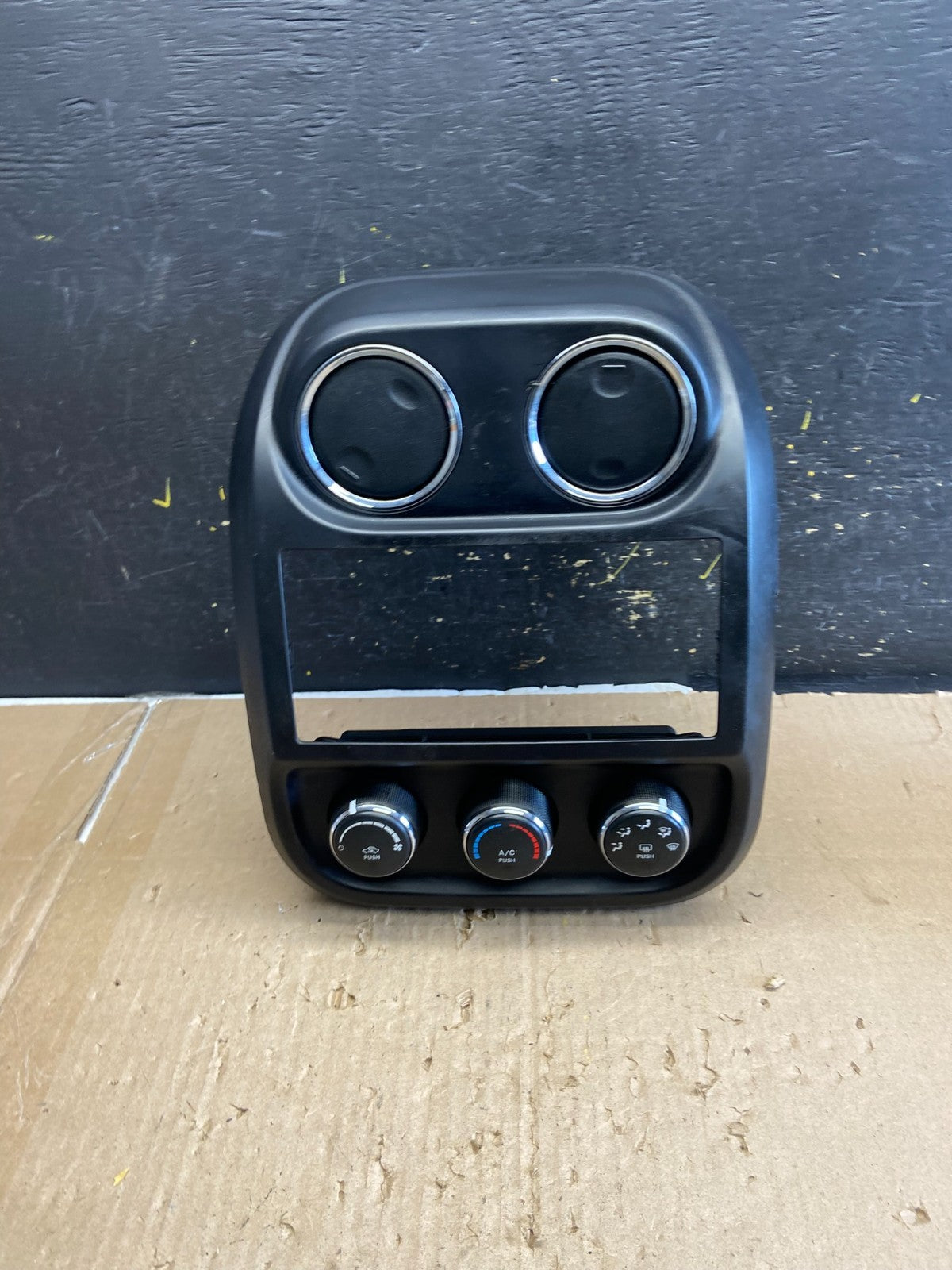 2011 to 2017 Jeep Compass Dash Climate Temperature Control Radio Bezel ab2283 DG0