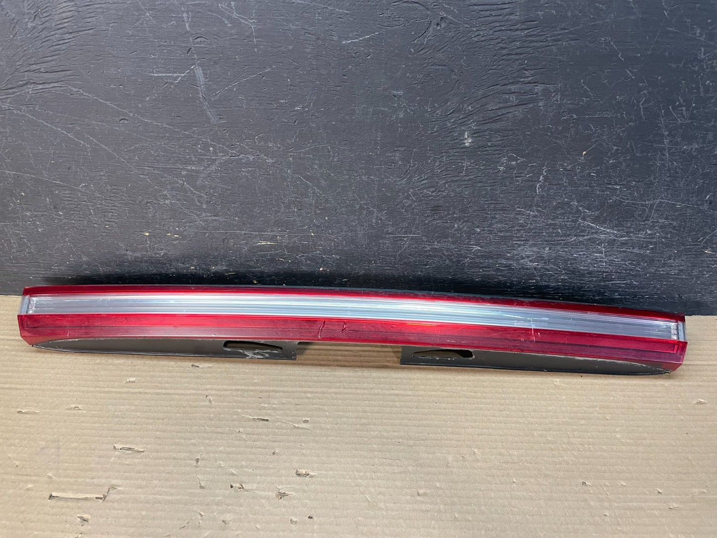 2011 - 2013 Honda Odyssey Center Trunk Liftgate Tailgate Tail Light OE af3338 DG1
