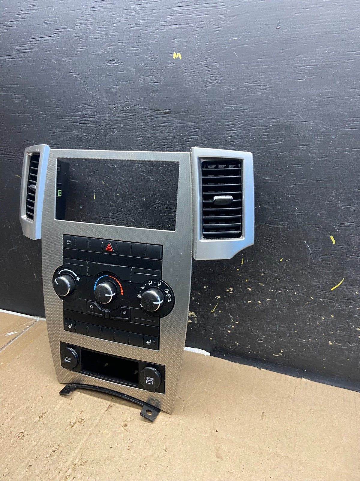 2008 2009 2010 Jeep Commander Grand Cherokee A/C Climate Control Bezel AB5403 DG1