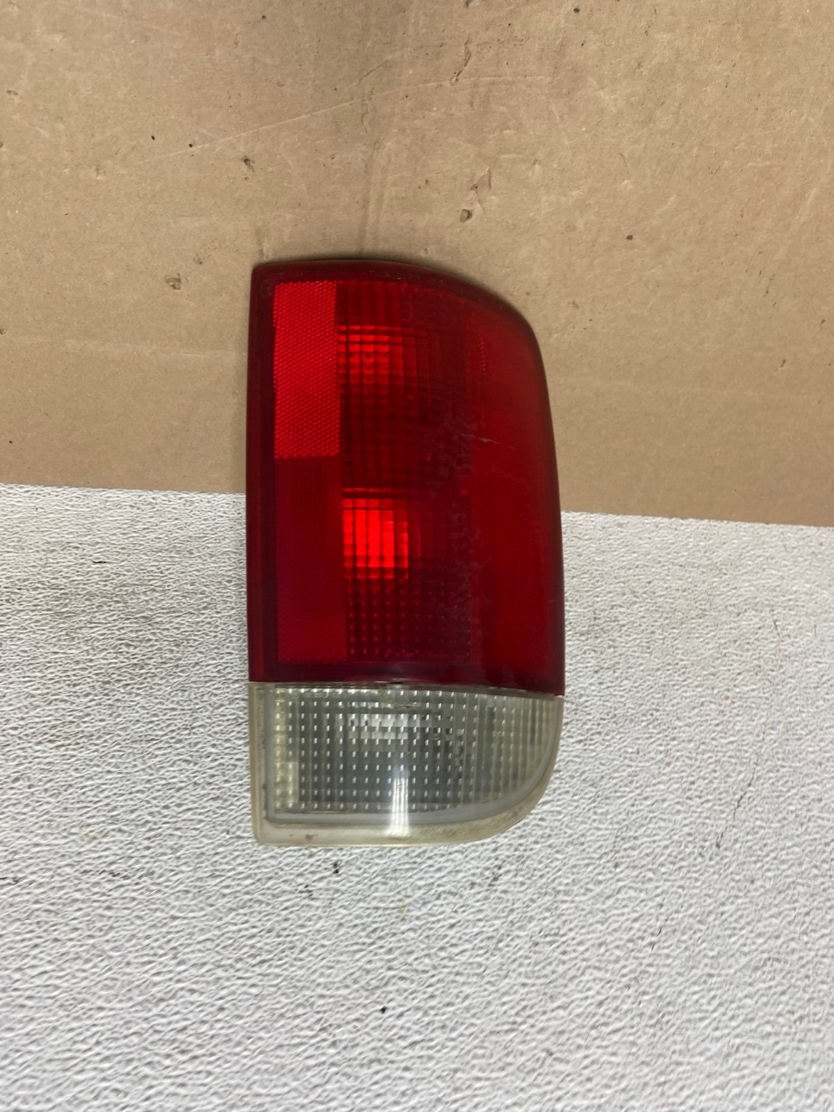 1995 to 2005 Chevrolet GMC Blazer S10 Right Passenger RH Tail Light AE5024 LK0