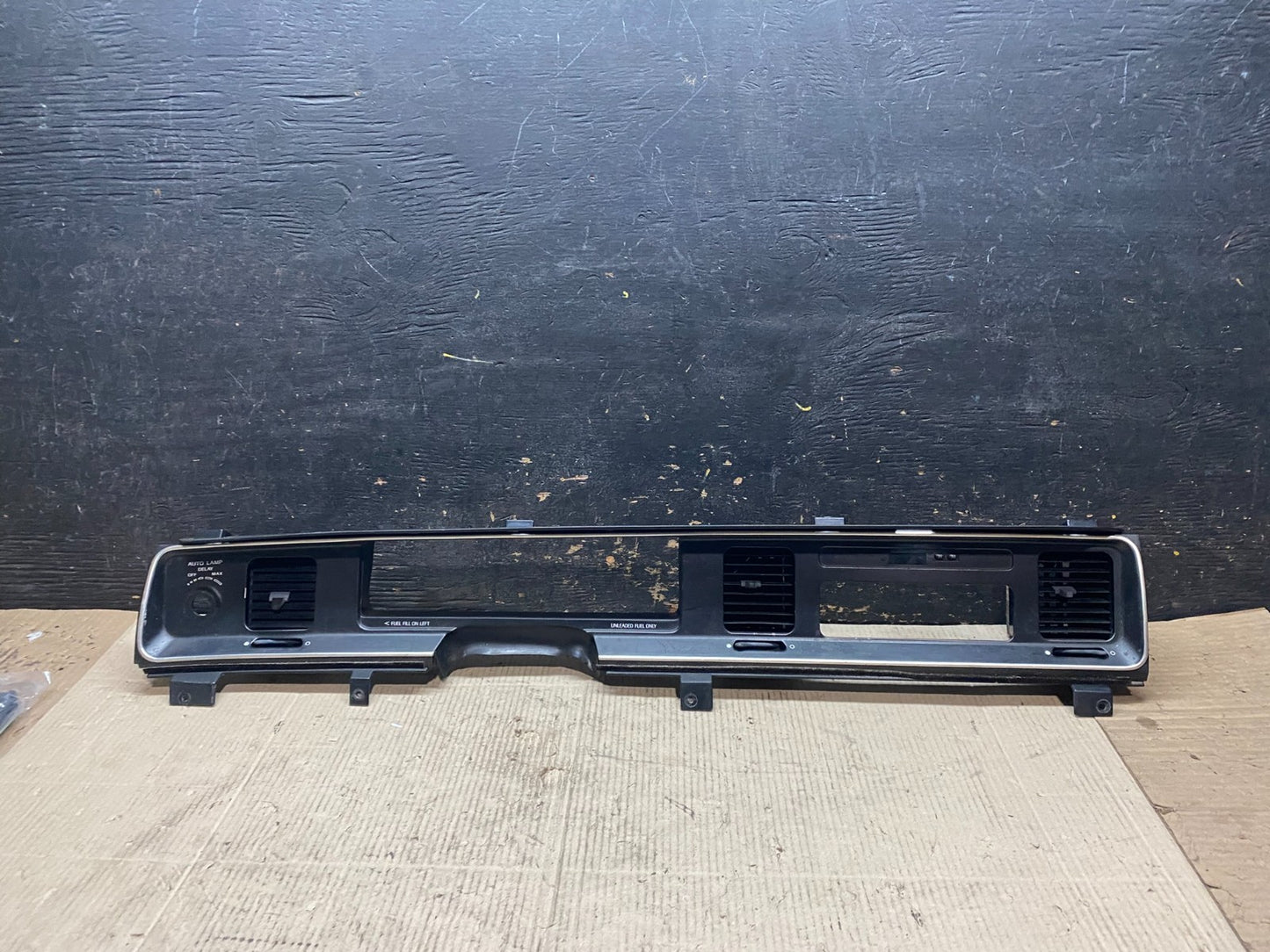 1992-1994 Mercury Grand Marquis Speedometer Cluster Dash Vent Bezel Trim X29270