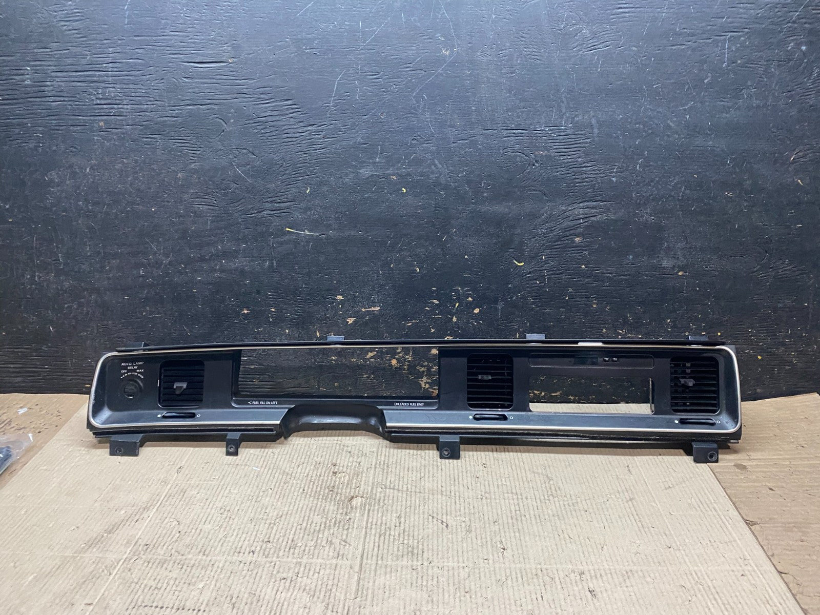 1992-1994 Mercury Grand Marquis Speedometer Cluster Dash Vent Bezel Trim X29270