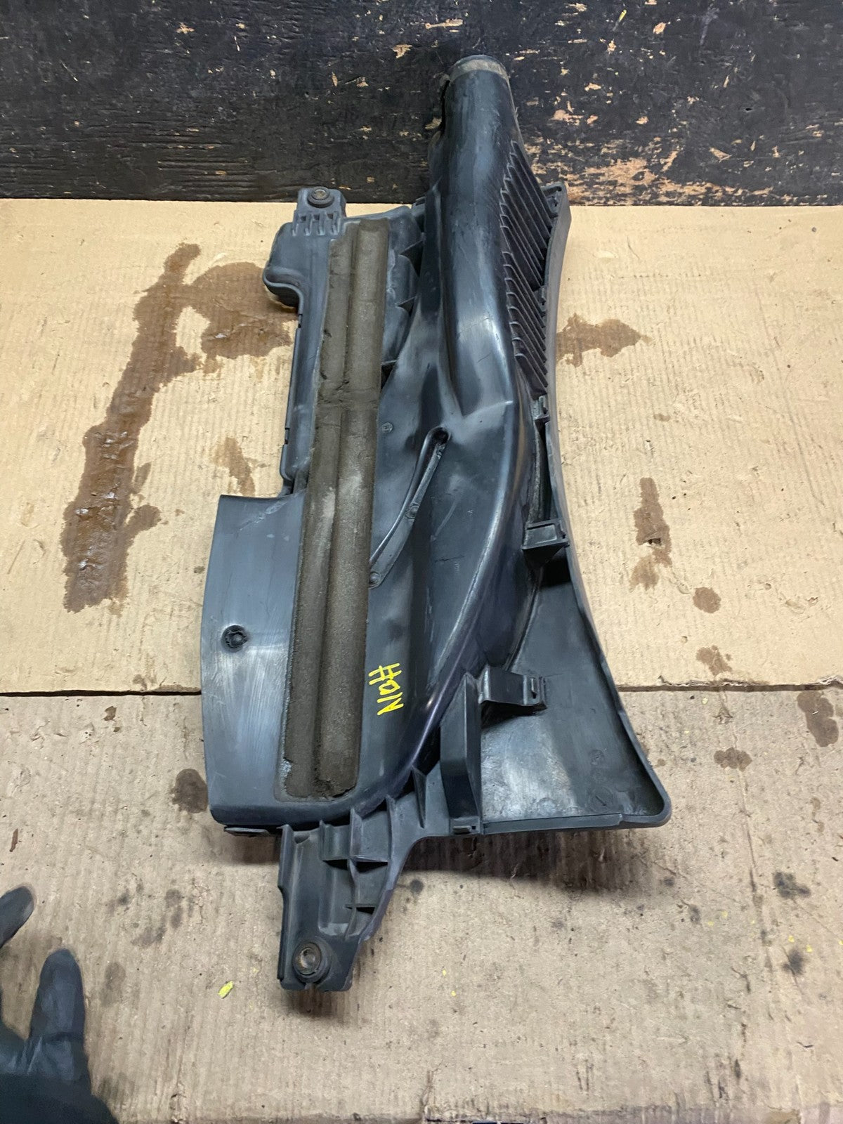 2006 to 2008 Infiniti M35 3.5L Front Air duct Inlet Tube OEM 16554-EG000 X31456